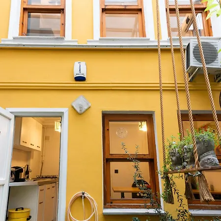 La Gardenia : 4br With Private Garden Villa