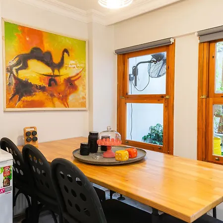 La Gardenia : 4br With Private Garden Villa Istanbul