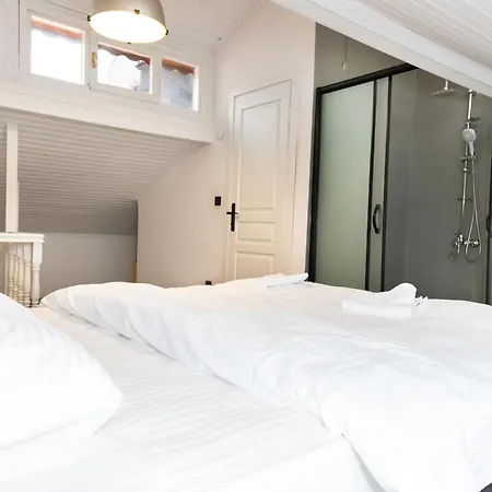 Villa La Gardenia : 4br With Private Garden *