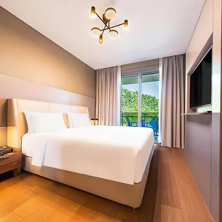 Radisson Residences Vadistanbul 4*
