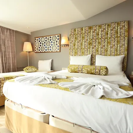 Tashkonak Hotel 3*