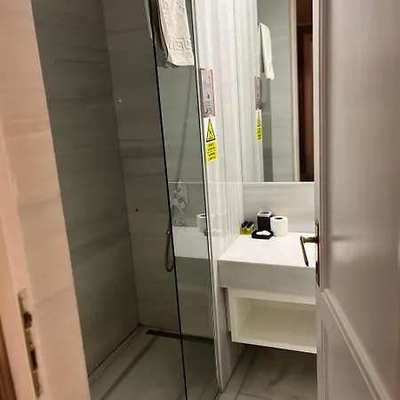 Hotel Lina Taksim Pera 4*