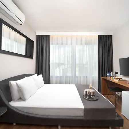 Nish Atasehir 3*