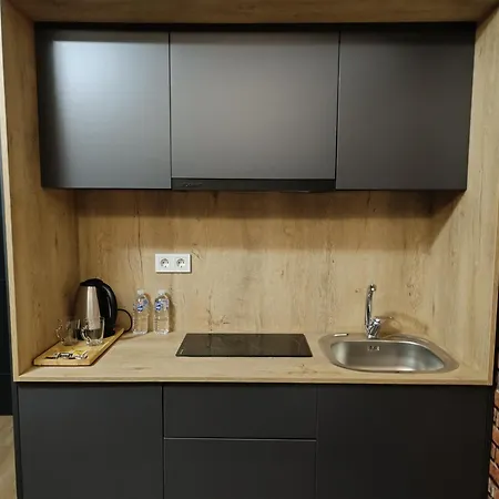 Nomad Hub Aparthotel 3*