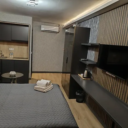 Nomad Hub Aparthotel 3*
