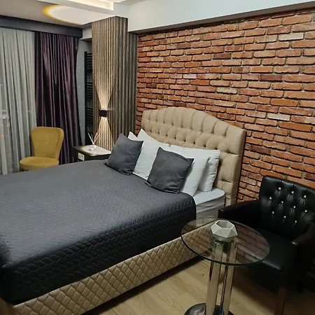 Nomad Hub 3*