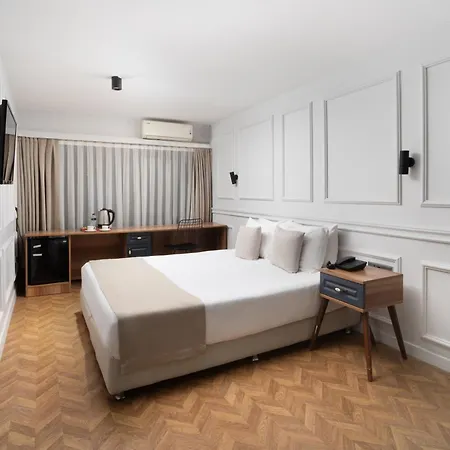 Elan Pera Hotel