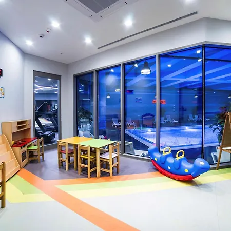 Radisson Residences Vadistanbul 4*