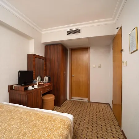 Elan Pera Estambul