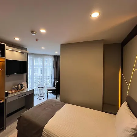 White Corner Hotel