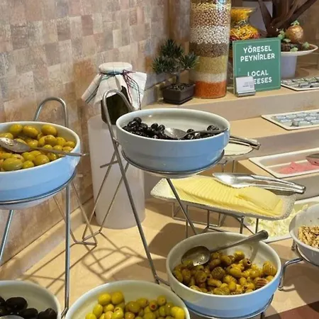 Hotel Renaissance Polat 5*