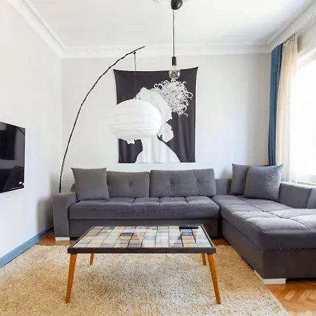 Cozy Flat 6 Min Walking To Taksim Square İstanbul