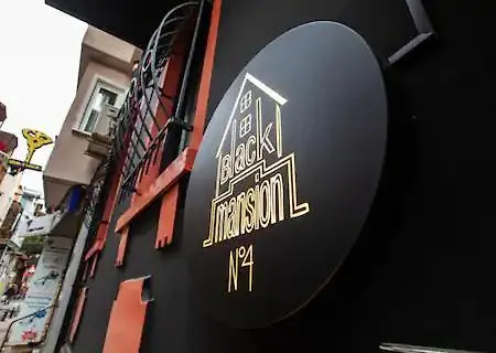 Apartment Black Mansion