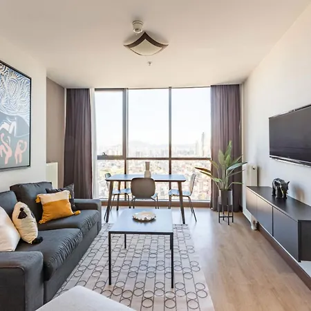 Charming Flat With Gorgeous City View In Atasehir 公寓