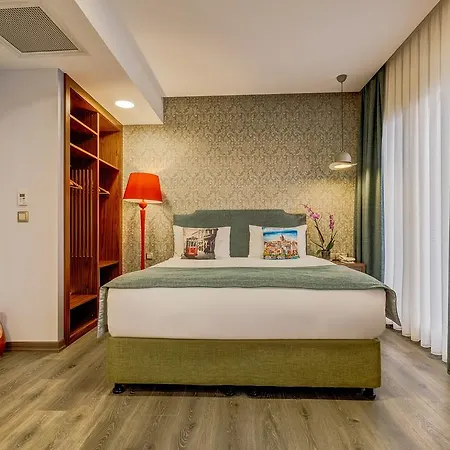 Sometimes Taksim Hotel 3*