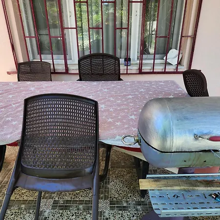 Two Bedroom Flat In The Garden At The Bosphorus *
