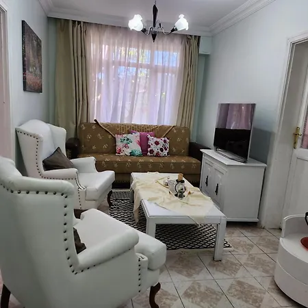 Two Bedroom Flat In The Garden At The Bosphorus *