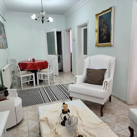 Two Bedroom Flat In The Garden At The Bosphorus Apartment