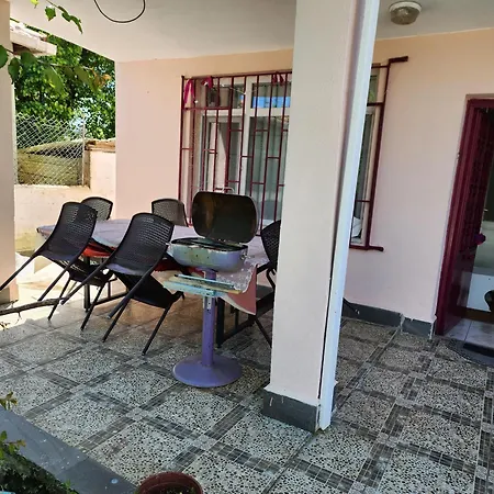 Two Bedroom Flat In The Garden At The Bosphorus Apartment *