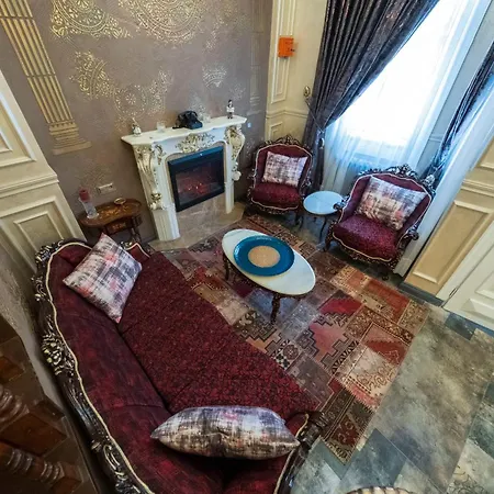 Solomon's Mansion Hotel *