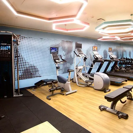 Hampton By Hilton Old 호텔