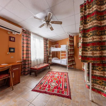 Bahaus Hostel