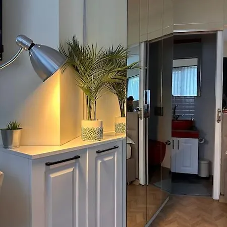 Beautiful,tiny In The Heart Of Nisantasi Appartement *
