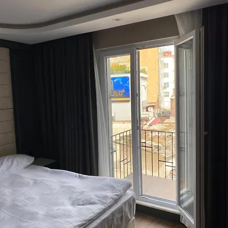 Delta & Old Hotel 3*