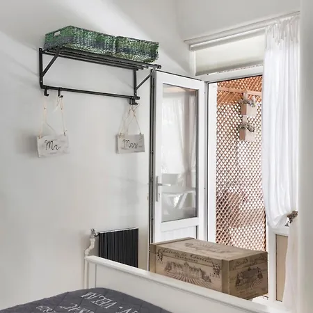 Apartment Hidden Garden Suites