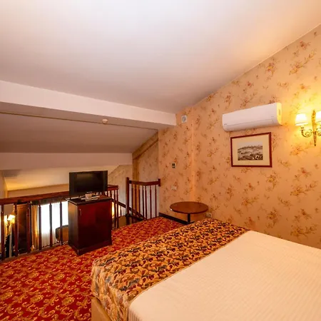 Hotel Pera Rose 4*