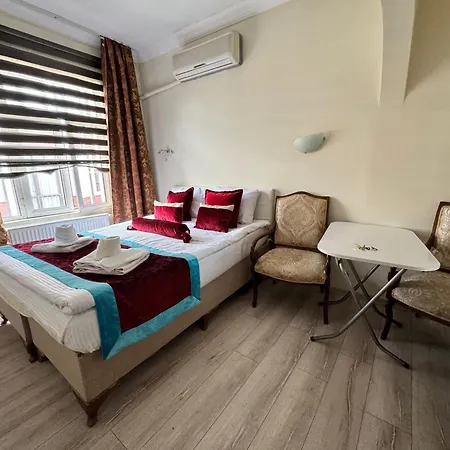Happy Boutique Aparthotel 3*