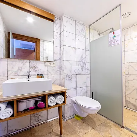 Neda Hotel