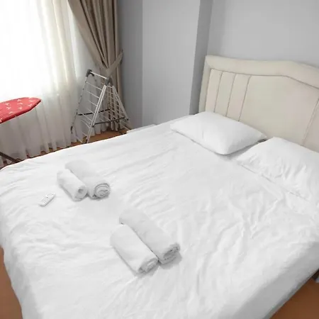 كبيره في منطقة هادئه Apartment *