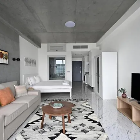 Cozy Bright W Parking, Poolviews! #237 Istanbul