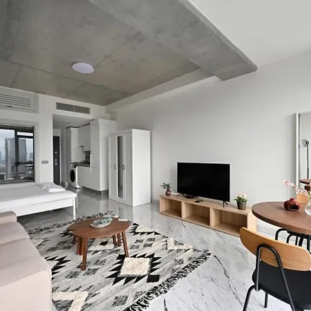 Cozy Bright W Parking, Poolviews! #237 Apartment *