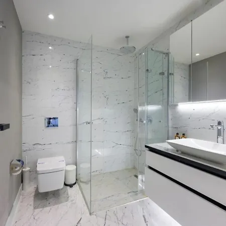 Bright Lovely Deluxe 1bd Condopoolviews! #134