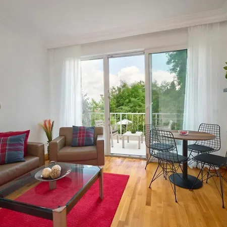 Apartment Private Modern Duplex 2bed1bath W Terrace! #76 *