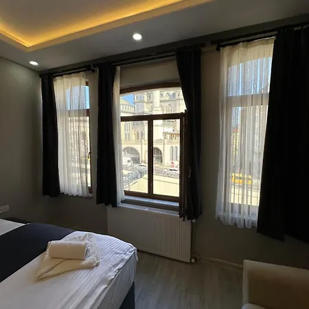 The Square 30 * Istanbul