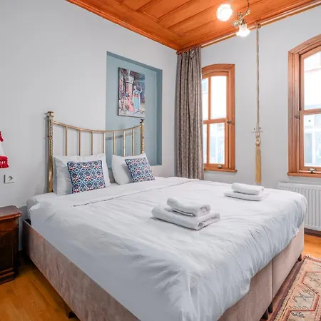 Luxurious Ottoman Style Mansion In Fatih