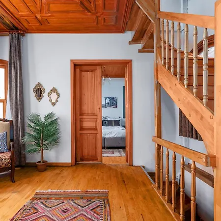 Luxurious Ottoman Style Mansion In Fatih *