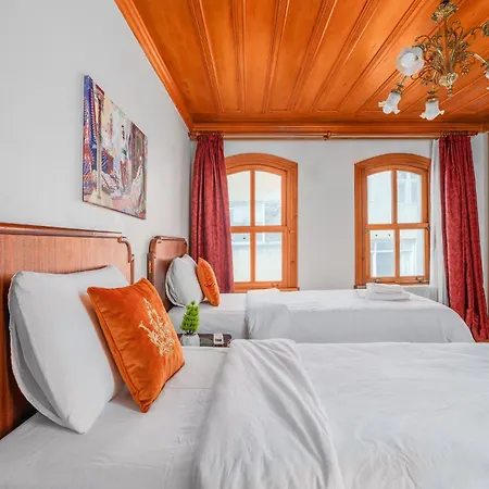 Luxurious Ottoman Style Mansion In Fatih *