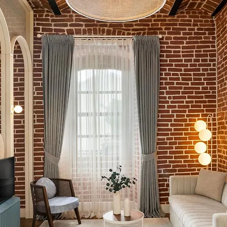 Ecole St. Pierre Отель 4*