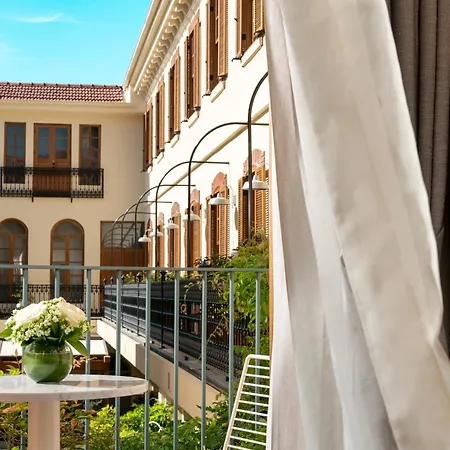 Отель Ecole St. Pierre 4*
