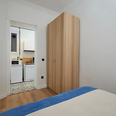 Charming 2br Ac In Center - Santur D1 Apartment