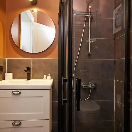 Apartment Charming 2br Ac In Center - Santur D1 *