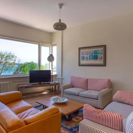 Waterfront With A Stunning View Apartment *
