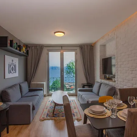 Waterfront With A Stunning View Apartment *