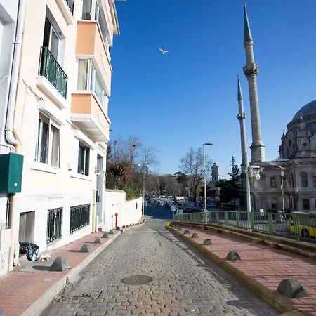 Apartment Waterfront With A Stunning View Istanbul