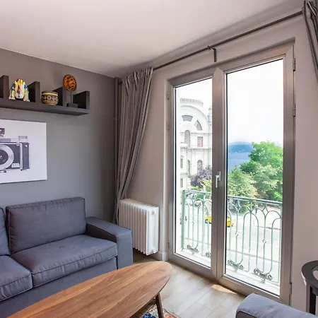Waterfront With A Stunning View Apartment *
