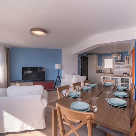 Contemporary Waterfront With A Stunning View Apartamento *